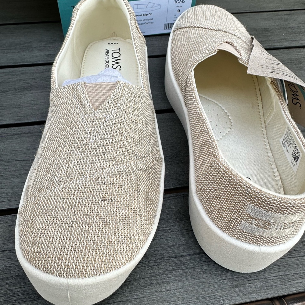 Tom’s size 9 women’s